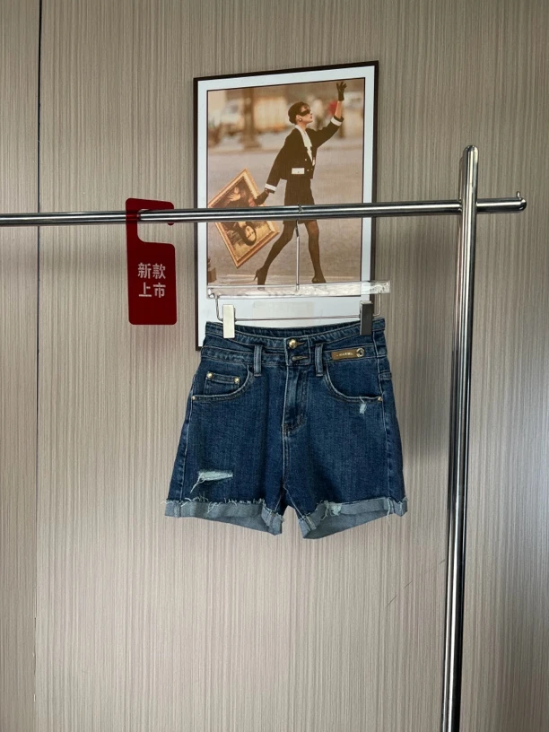 0408品牌撤柜女装剪标绿色时尚设计款休闲牛仔短裤