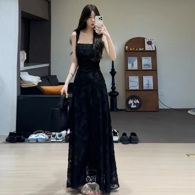 法式赫本风黑色吊带连衣裙子女夏季2024新款海边度假气质显瘦长裙