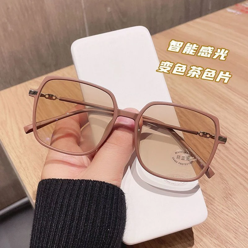变色眼镜女潮流高颜值近视有度数防蓝光复古大框显瘦网红平光镜女