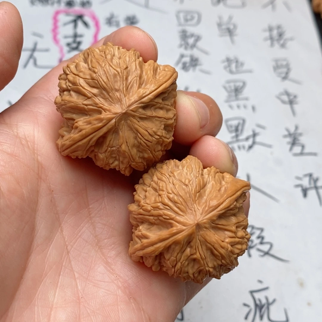 文玩核桃吊坠雀****)031。39磨盘