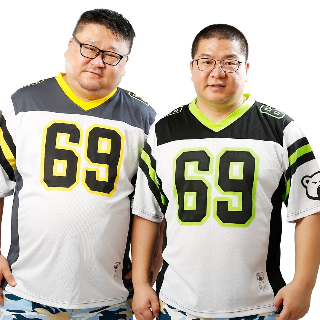 为熊设计加肥大码印花特宽松版型透气网孔时尚休闲运动V领短袖T恤
