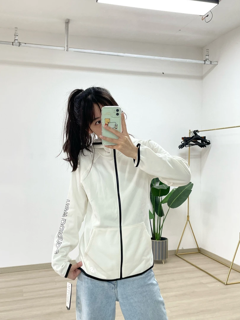 New balance 瑕疵特卖