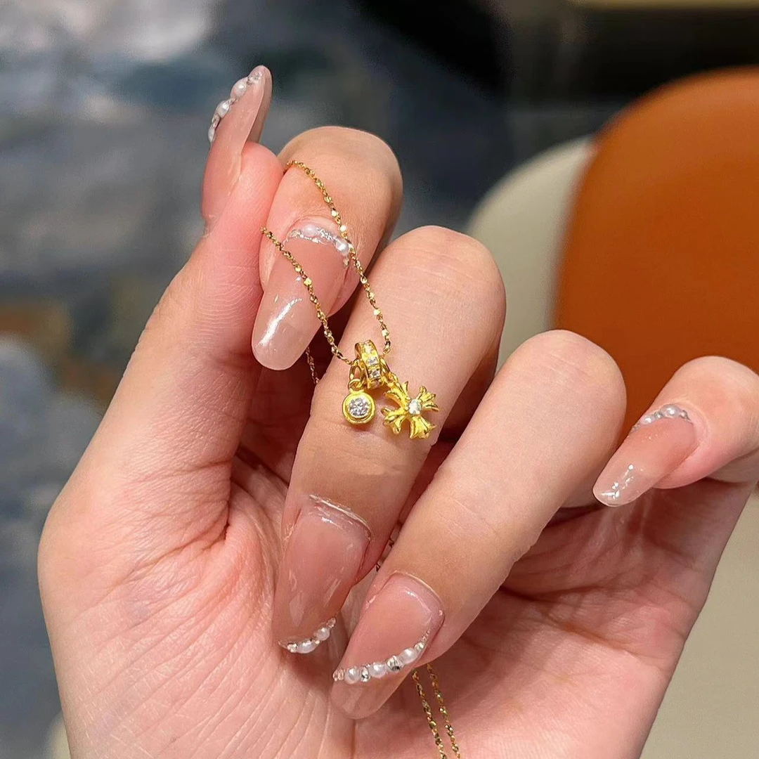 镀K金莫桑石项链 中古风克罗心项链