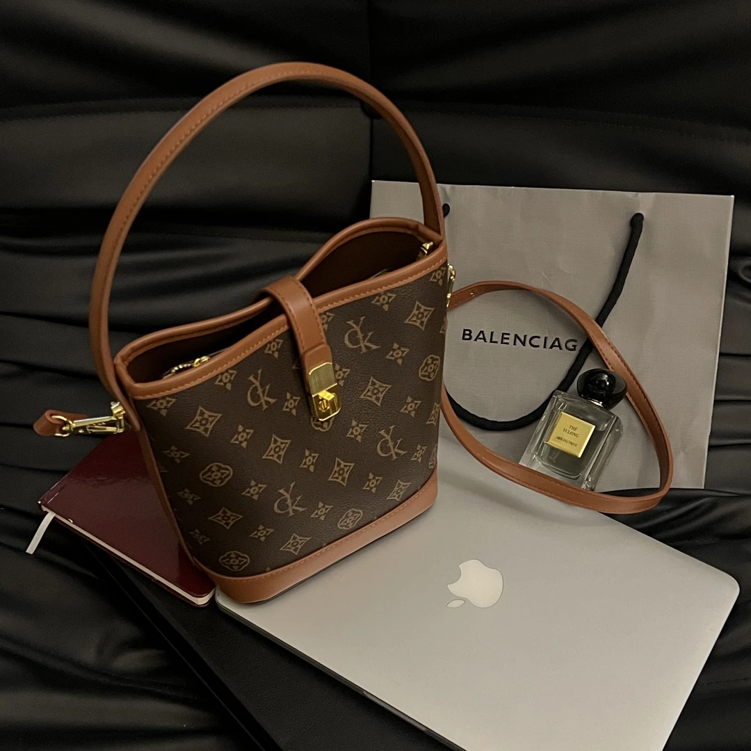 【偏爱水桶包】包包新款大容量水桶包百搭女士印花复古