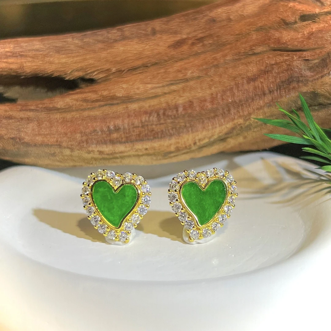 【陌玉精选】天然缅料A货翡翠原创设计款爱心耳钉一对  多样性