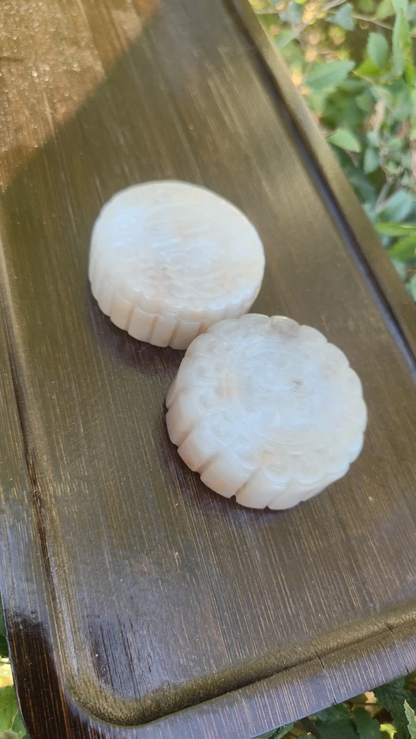 天然玉石紫罗兰月饼