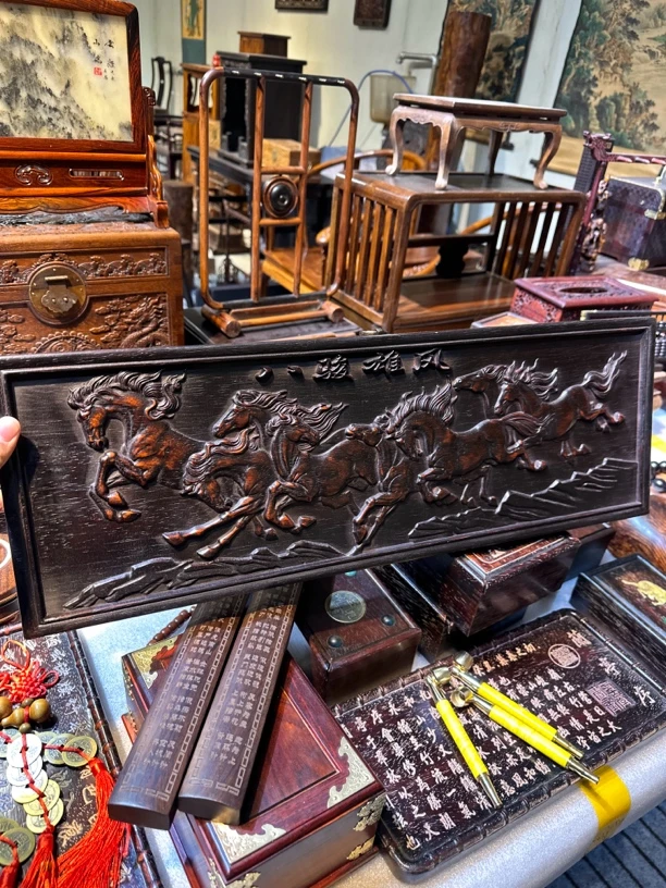 紫檀木八骏图木老挂匾