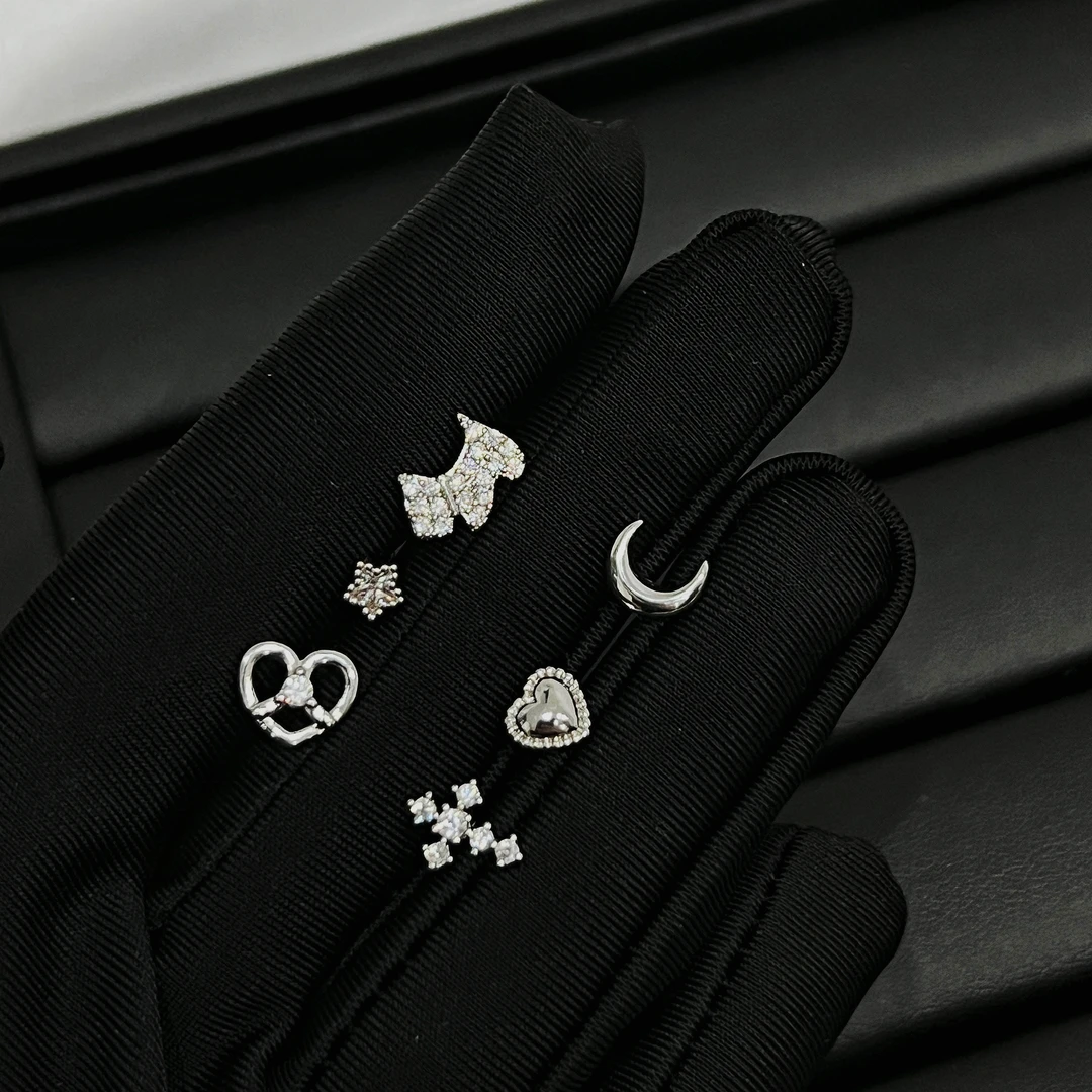 钛钢合成锆石耳饰 银白色个性耳骨耳蜗钉超仙温柔韩版长6粗0.8杆