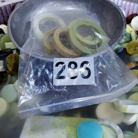 【闪购商品】蛇纹石玉珠宝半成品未镶嵌