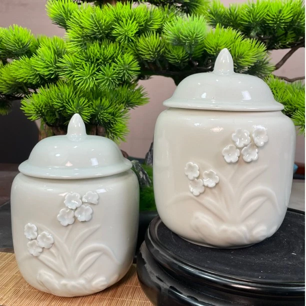 高端羊脂玉手捏花浮雕工艺茶叶罐116