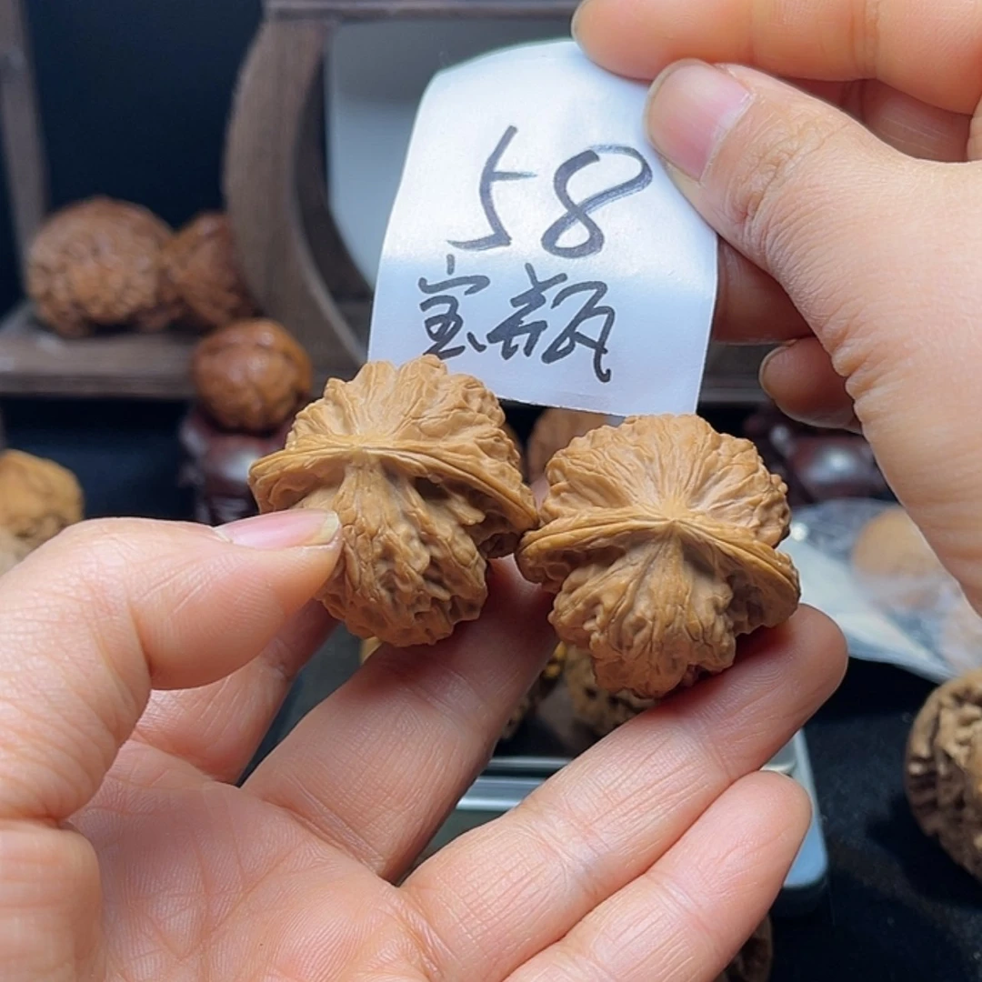 【闪购商品】文玩核桃把件~*~