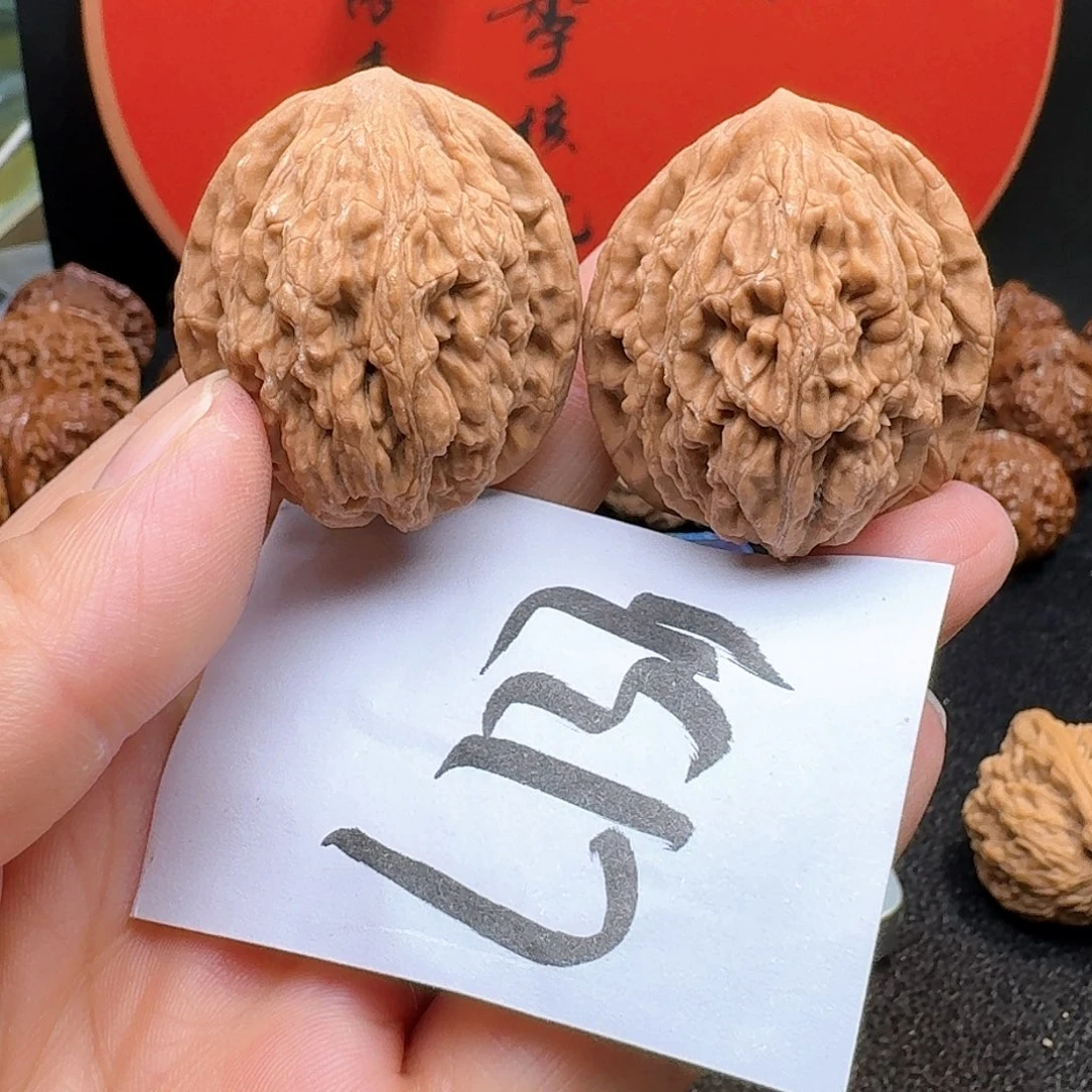 文玩核桃把件36麦穗虎头