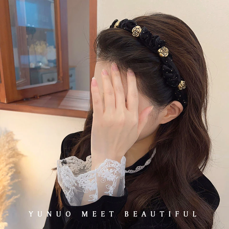 精致法式复古山茶花丝绒发箍高级感少女外出百搭黑色头箍气质赫本