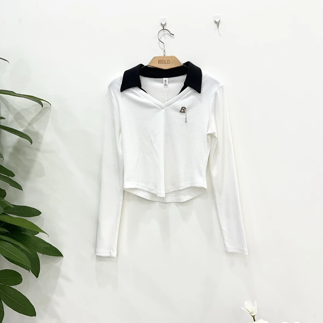 时尚翻领T恤2025春季长袖白色拼接撞色设计感小众百搭针织打底