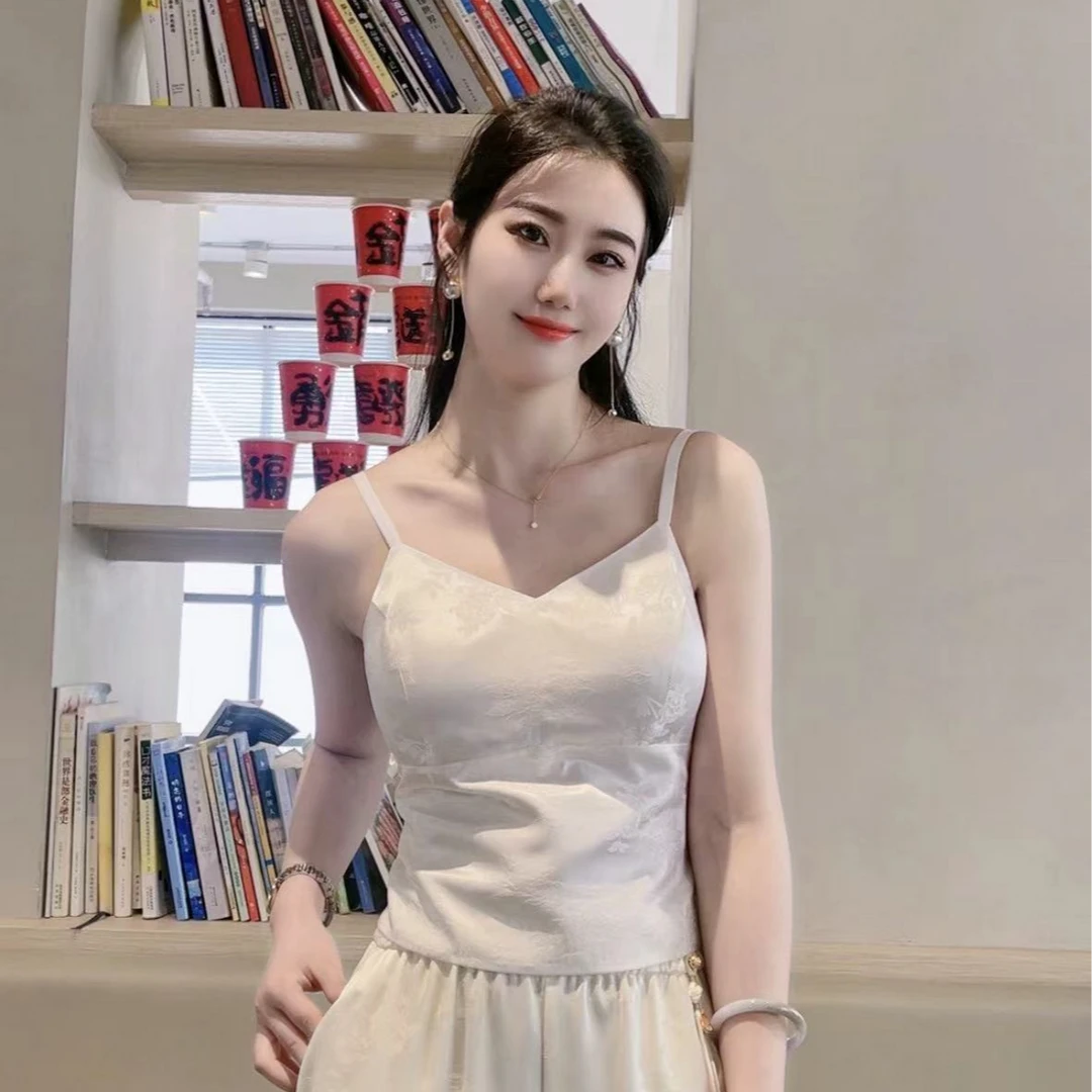 夏季时尚气质百搭显瘦通勤白色短款打底美背背心0377