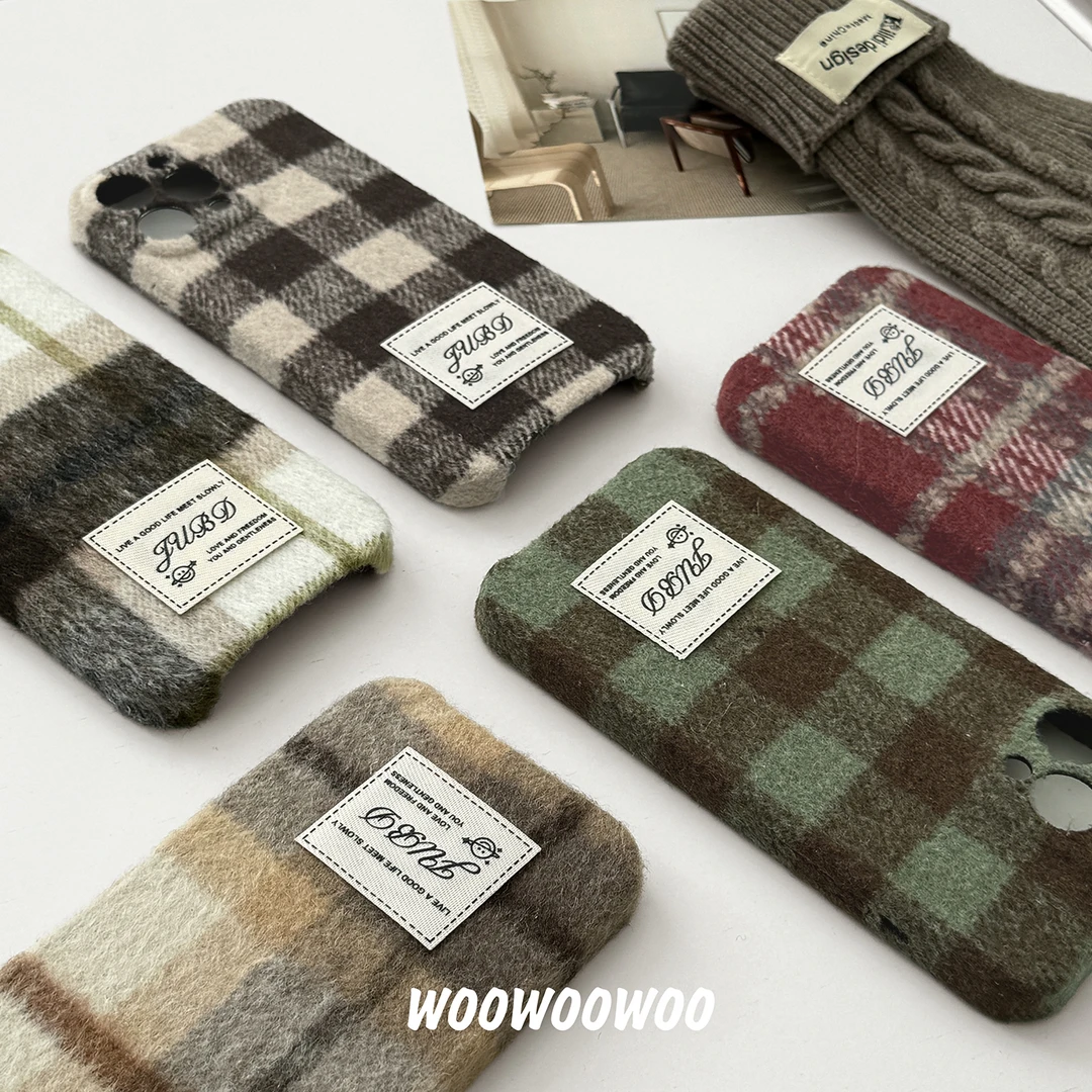 小众ins秋冬复古格子苹果14Pro毛绒手机壳iPhone15promax/13女12