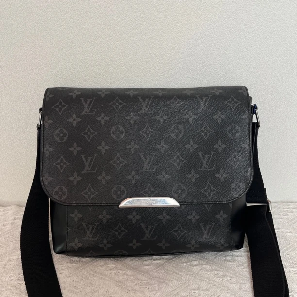 95新 LouisVuitton/路易威登 3508/男士黑老花邮差包