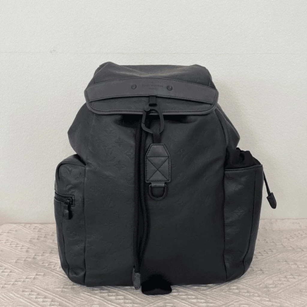 99新 LouisVuitton/路易威登 2920/男士时尚全皮压花双肩包/98新