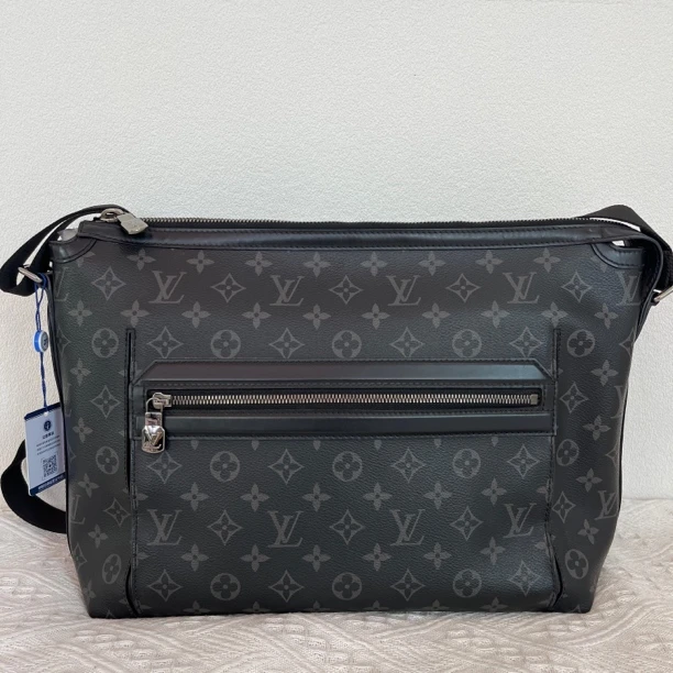 99新 LouisVuitton/路易威登 98新/4952时尚奥德赛黑老花斜挎包