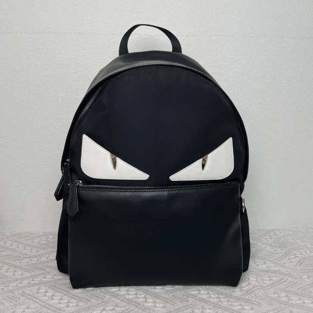 99新 FENDI/芬迪 97新/3657男士时尚小怪兽双肩包