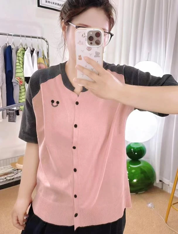 大码女装微胖妹妹时髦修身显瘦时尚上衣夏季薄款减龄插肩袖针织衫