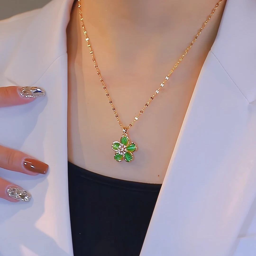 钛钢项链 气质百搭绿色花瓣项链小众时尚锁骨链精致设计感颈链