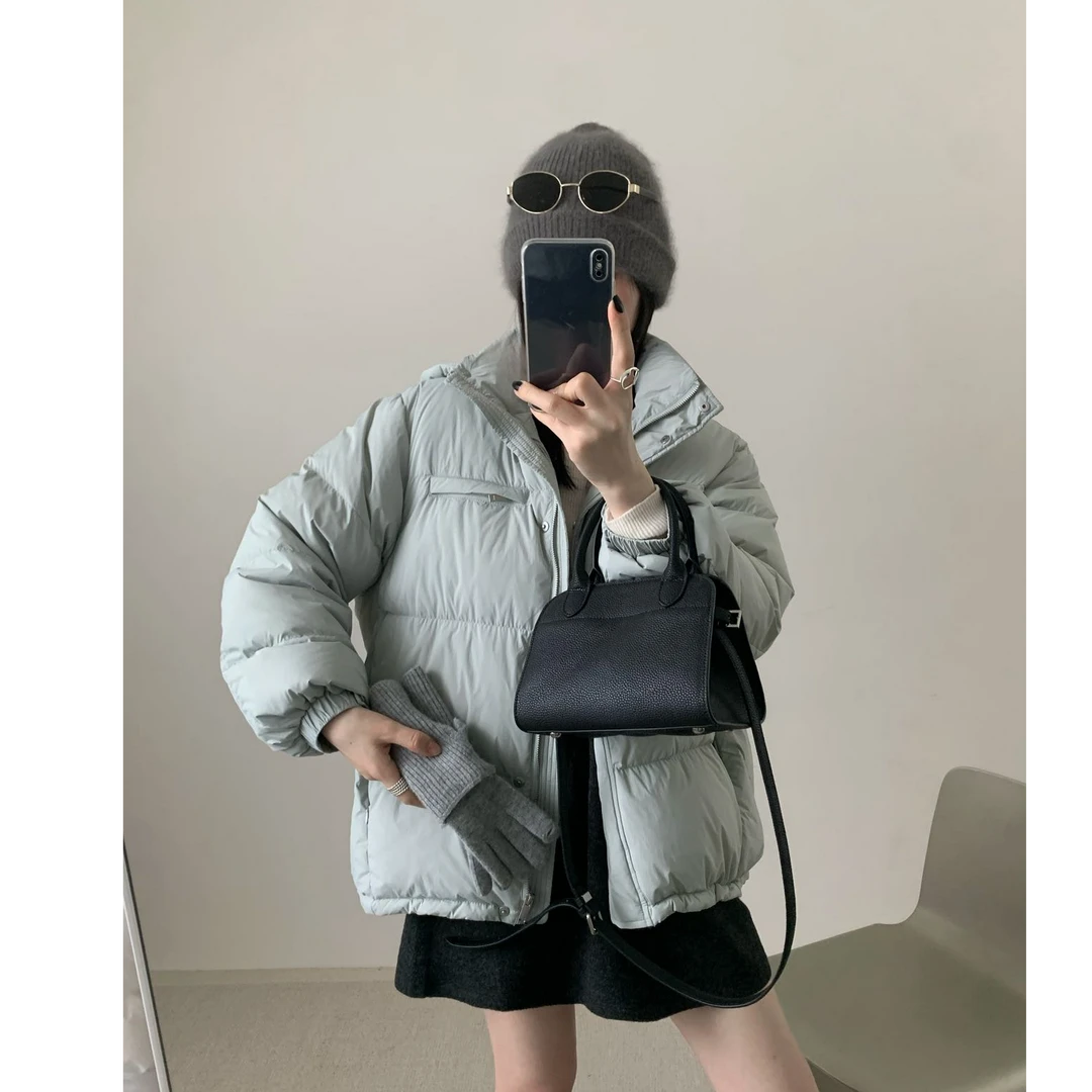 仓美美女装-《拥抱》拉链口袋设计羽绒服三防面料！