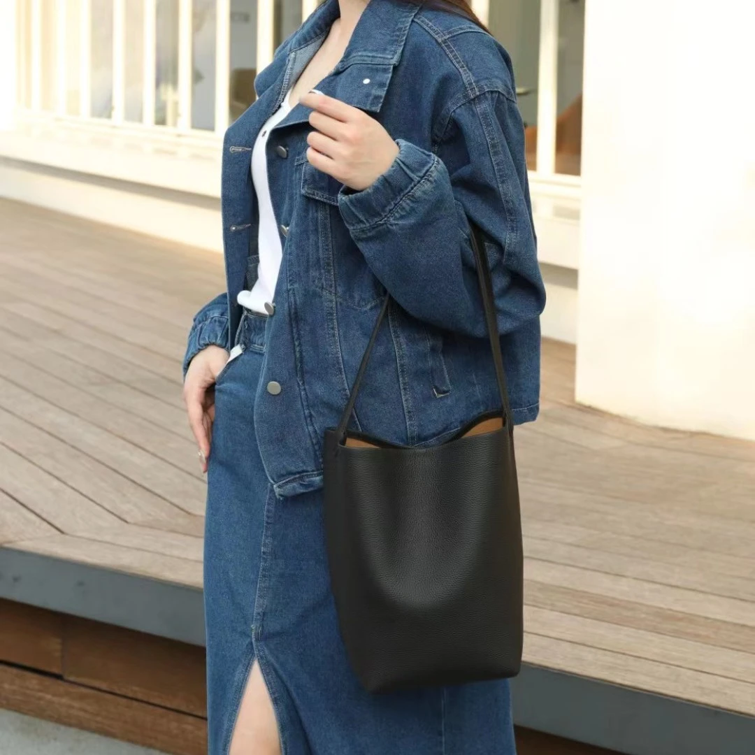 日韩极简慵懒风牛皮水桶包大容量单肩真皮女包托特包休闲百搭
