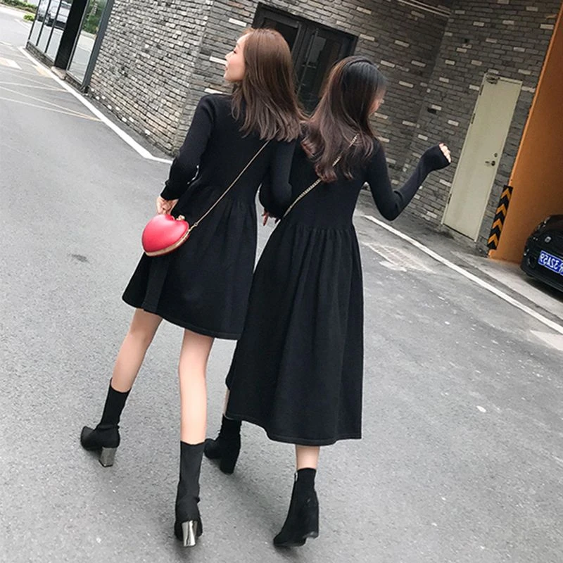 冬季中长款小黑裙配大衣的长裙子内搭收腰过膝打底针织连衣裙女潮