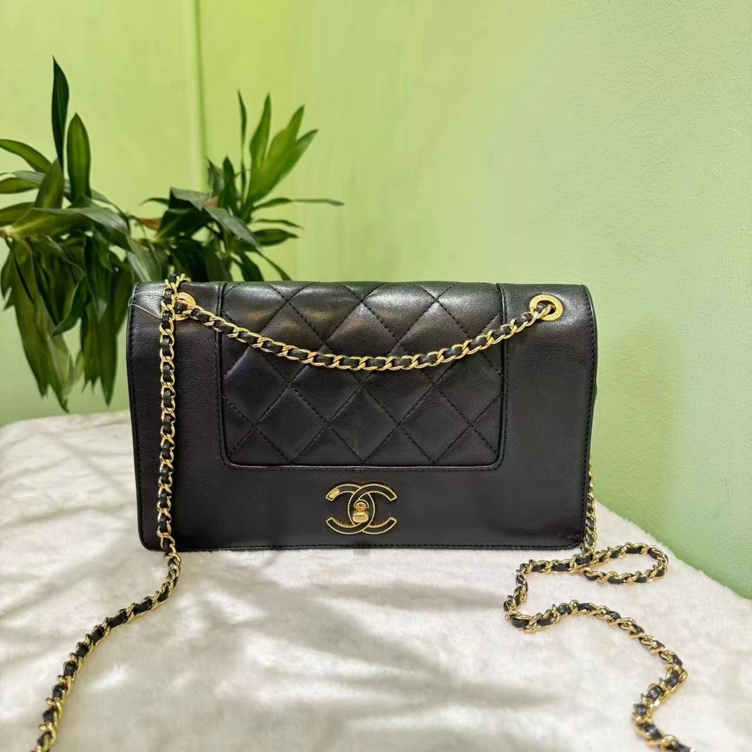 95新 Chanel/香奈儿 Chanel黑金珐琅扣口盖包 24080110-05
