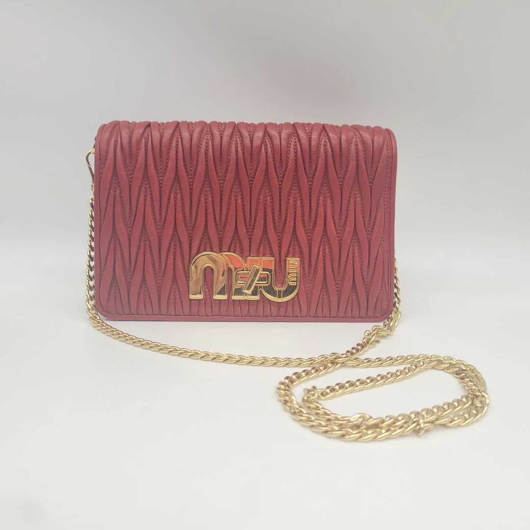 95新 MIU MIU/缪缪 miumiu红色口盖斜挎包23070030-01