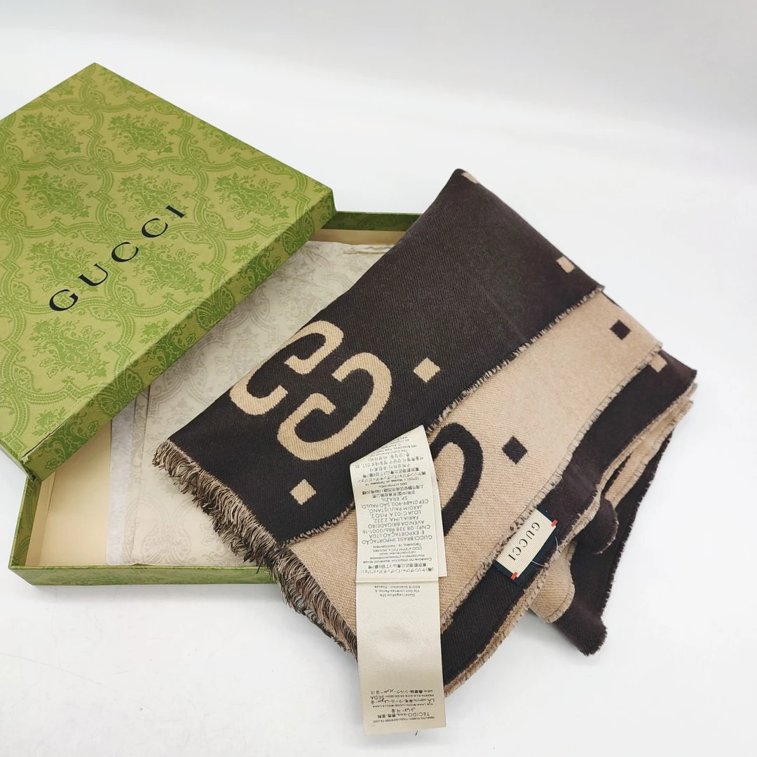 全新未使用 GUCCI/古驰 Gucci驼色围巾 23120081-02