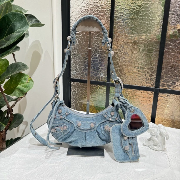 95新 Balenciaga/巴黎世家 巴黎世家丹宁钻扣机车包 24100046-04