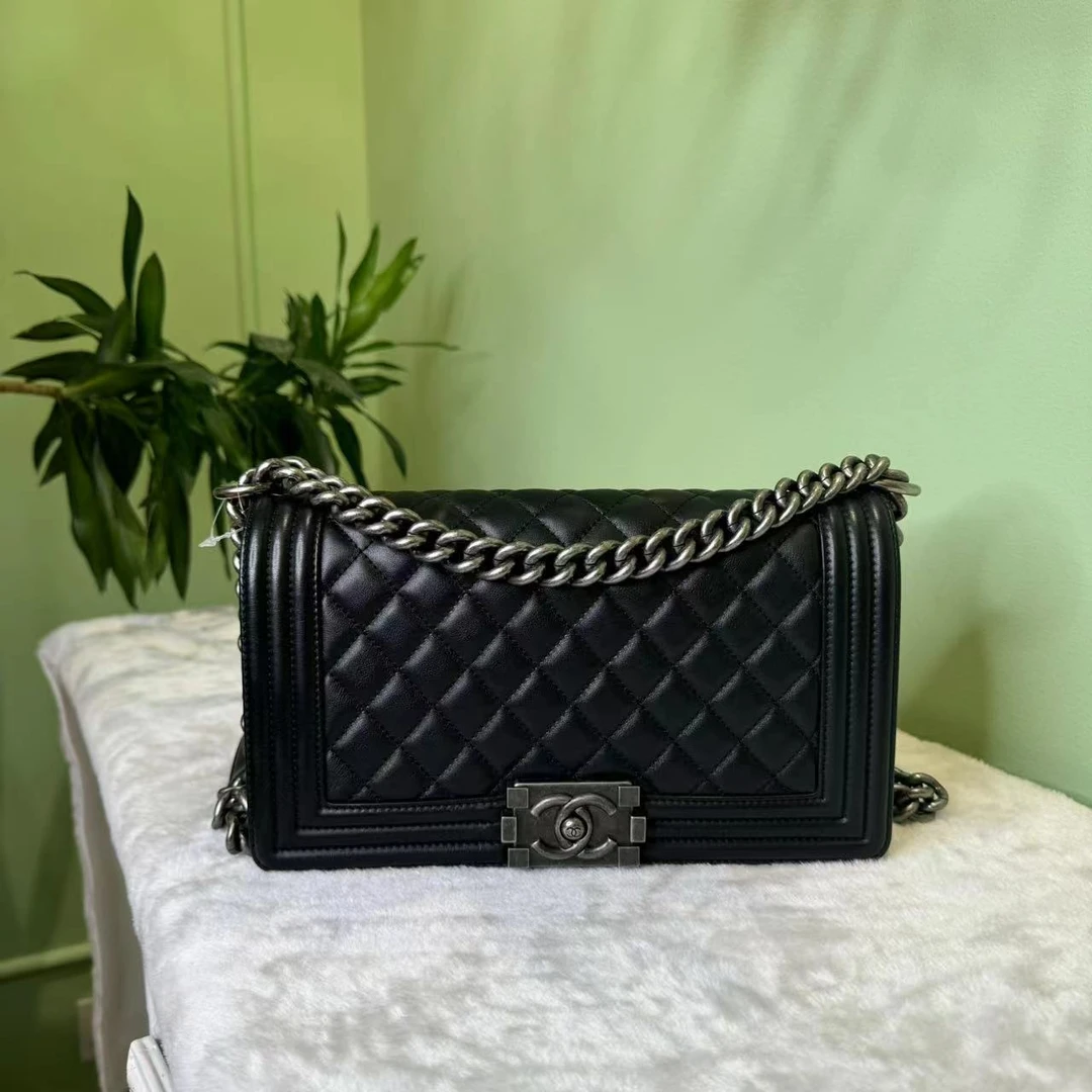 95新 Chanel/香奈儿 Chanel黑银中号leboy 24100116-02