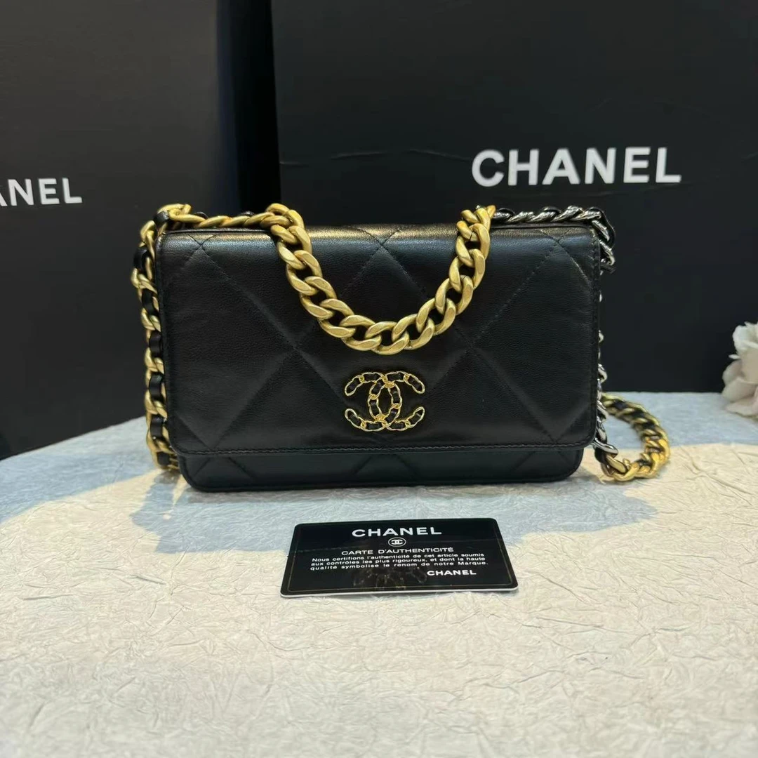 95新 Chanel/香奈儿 Chanel 19woc斜挎包 24040143-01