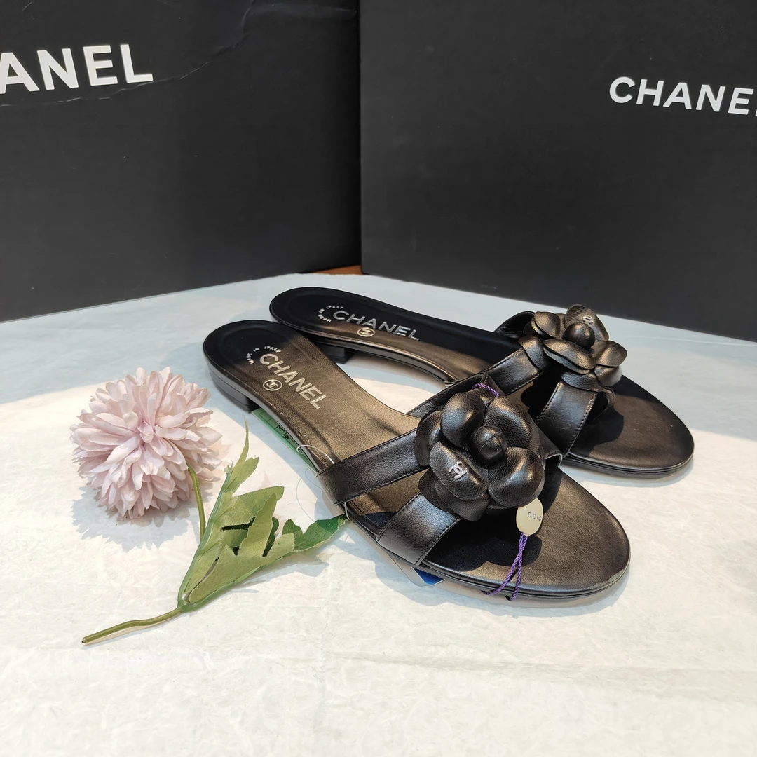 95新 Chanel/香奈儿 Chanel黑色山茶花凉拖 23110156-03