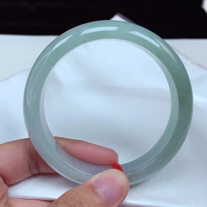 翡翠手镯未镶嵌57圈
