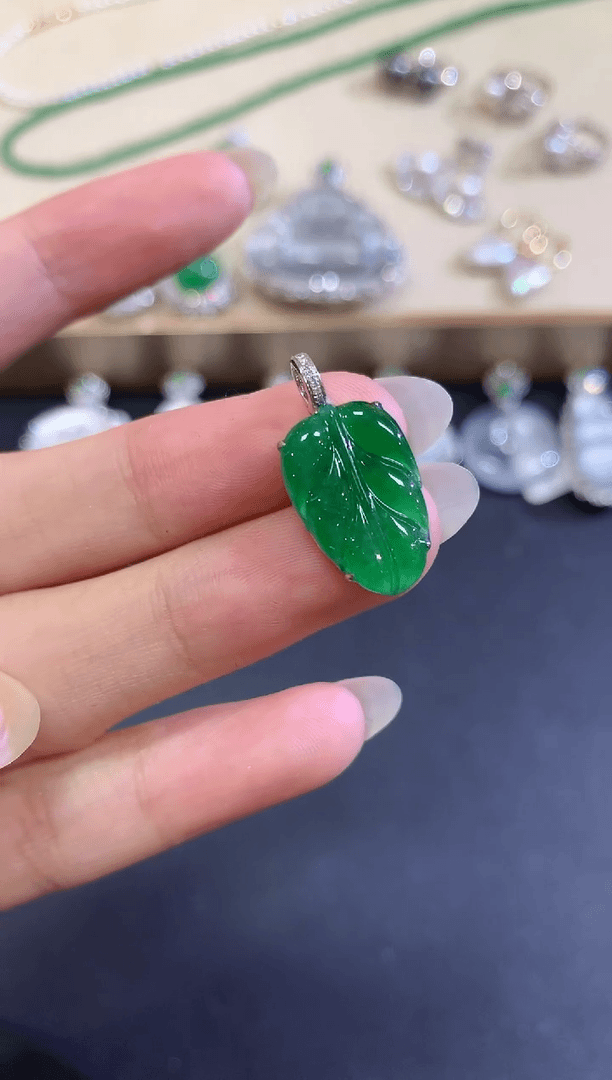 【闪购商品】翡翠吊坠(不含链)18K金镶嵌叶子X419|2980+0