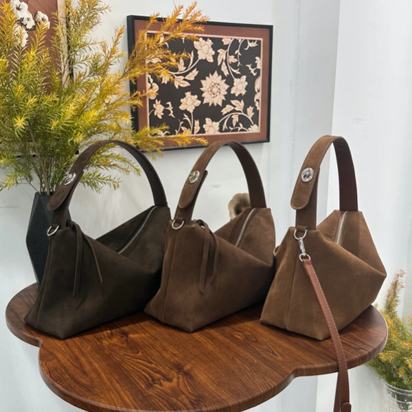 2024秋冬款时尚百搭单肩斜挎慵懒随性大容量饺子包女包 MJ 3005