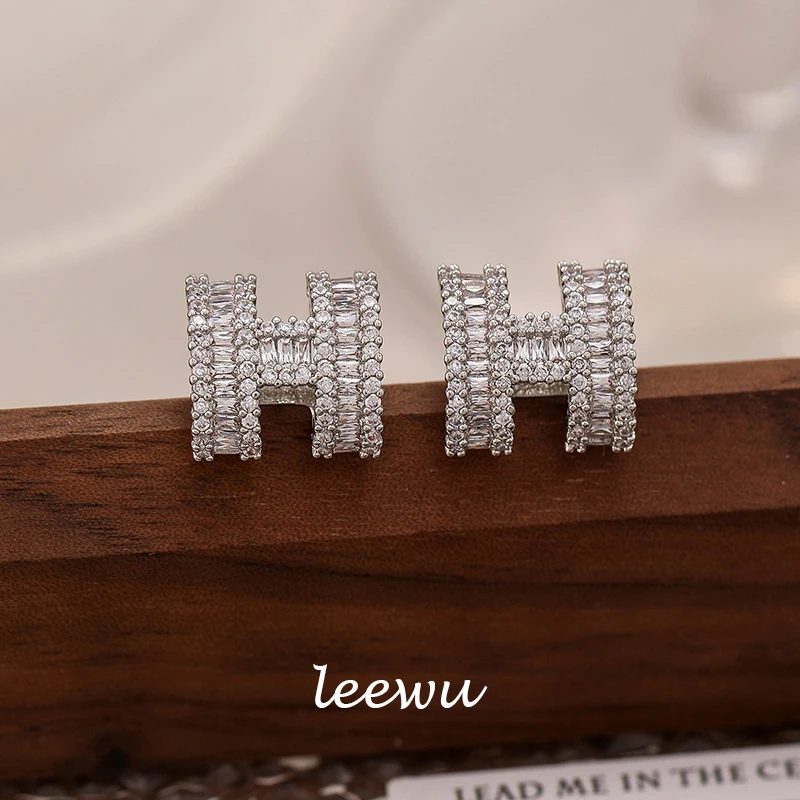 铜合金锆石耳饰 里物LEEWU【满镶大H】小众气质唯见长江天际流耳钉