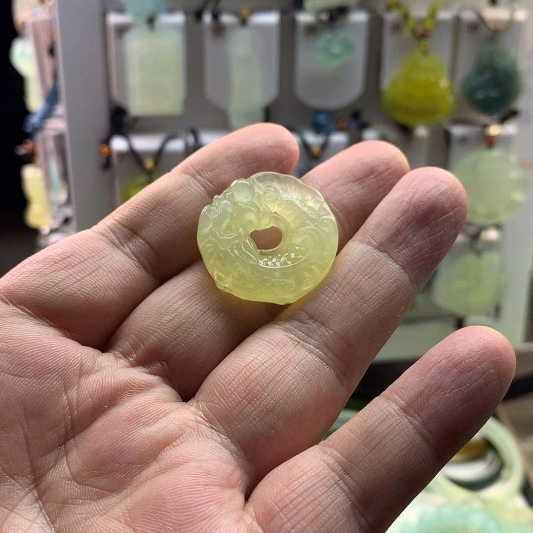 【闪购商品】蛇纹石玉颈饰未镶嵌