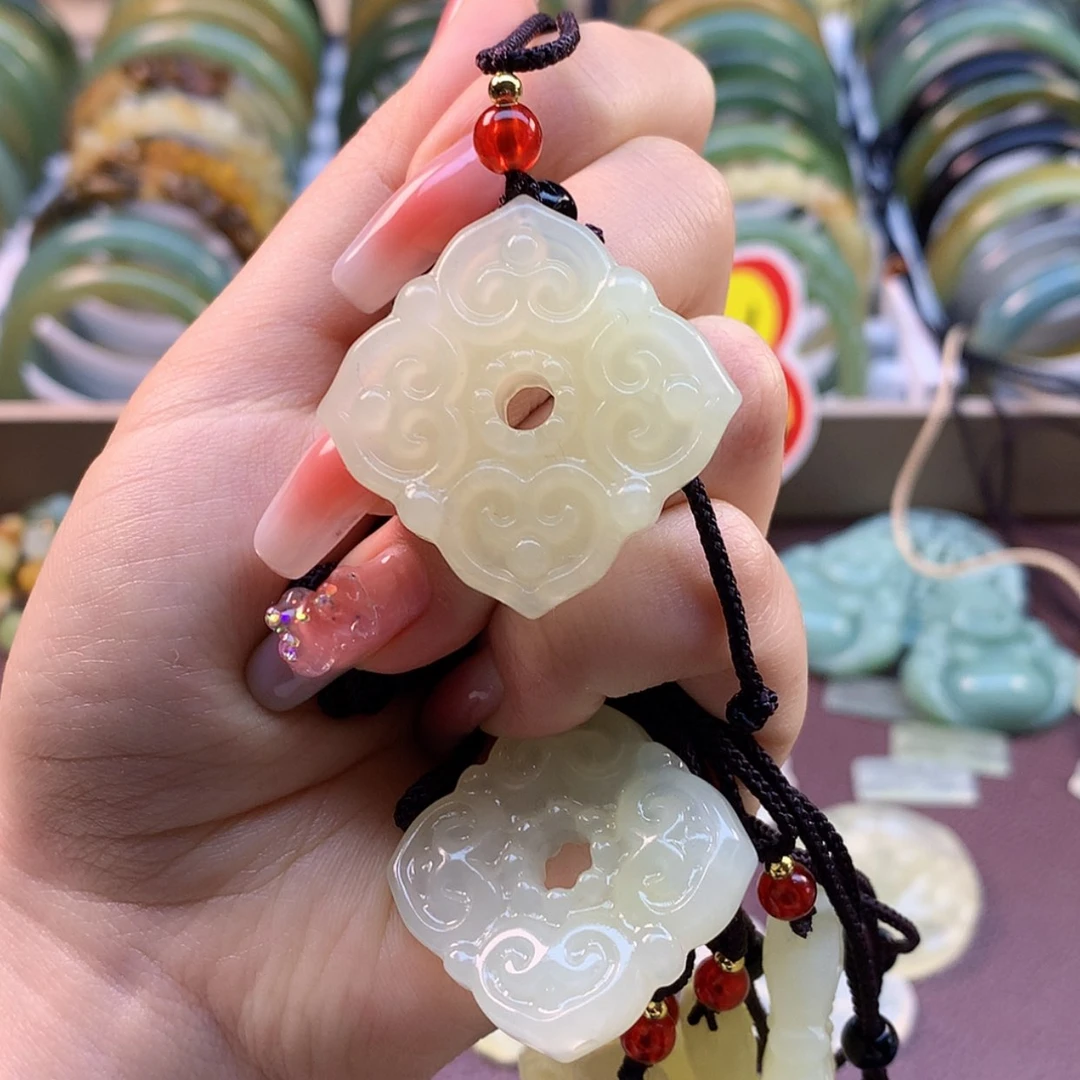 【闪购商品】蛇纹石玉颈饰合金