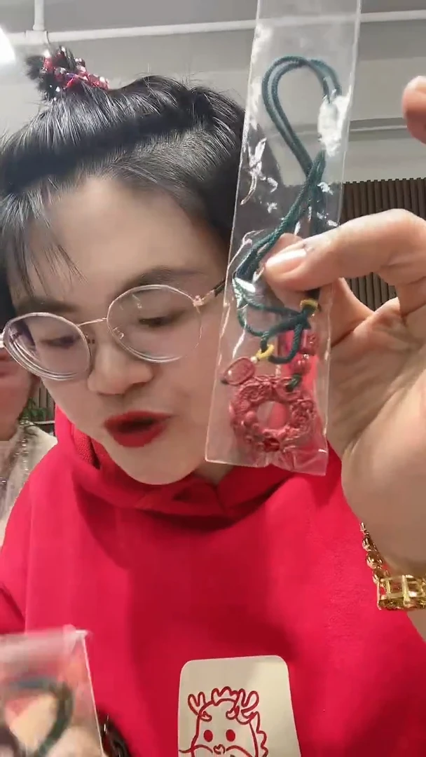 【闪购商品】玛瑙/玉髓发饰合金18024皮休抱球吊坠