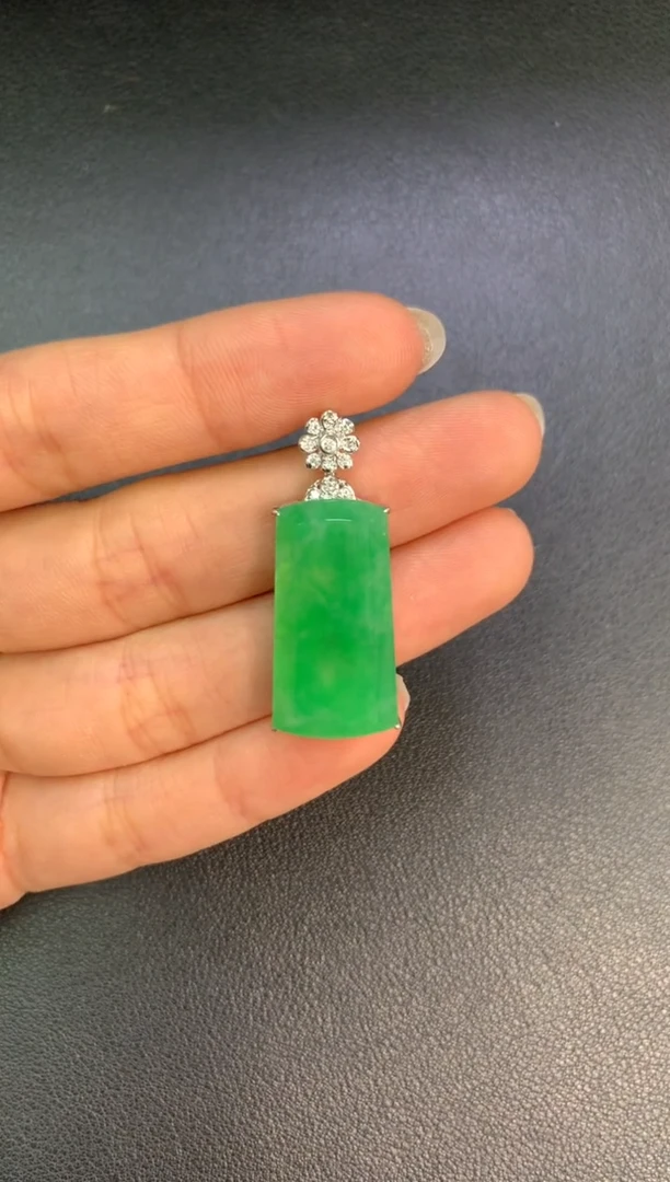 【闪购商品】翡翠吊坠(不含链)18K金镶嵌无事牌