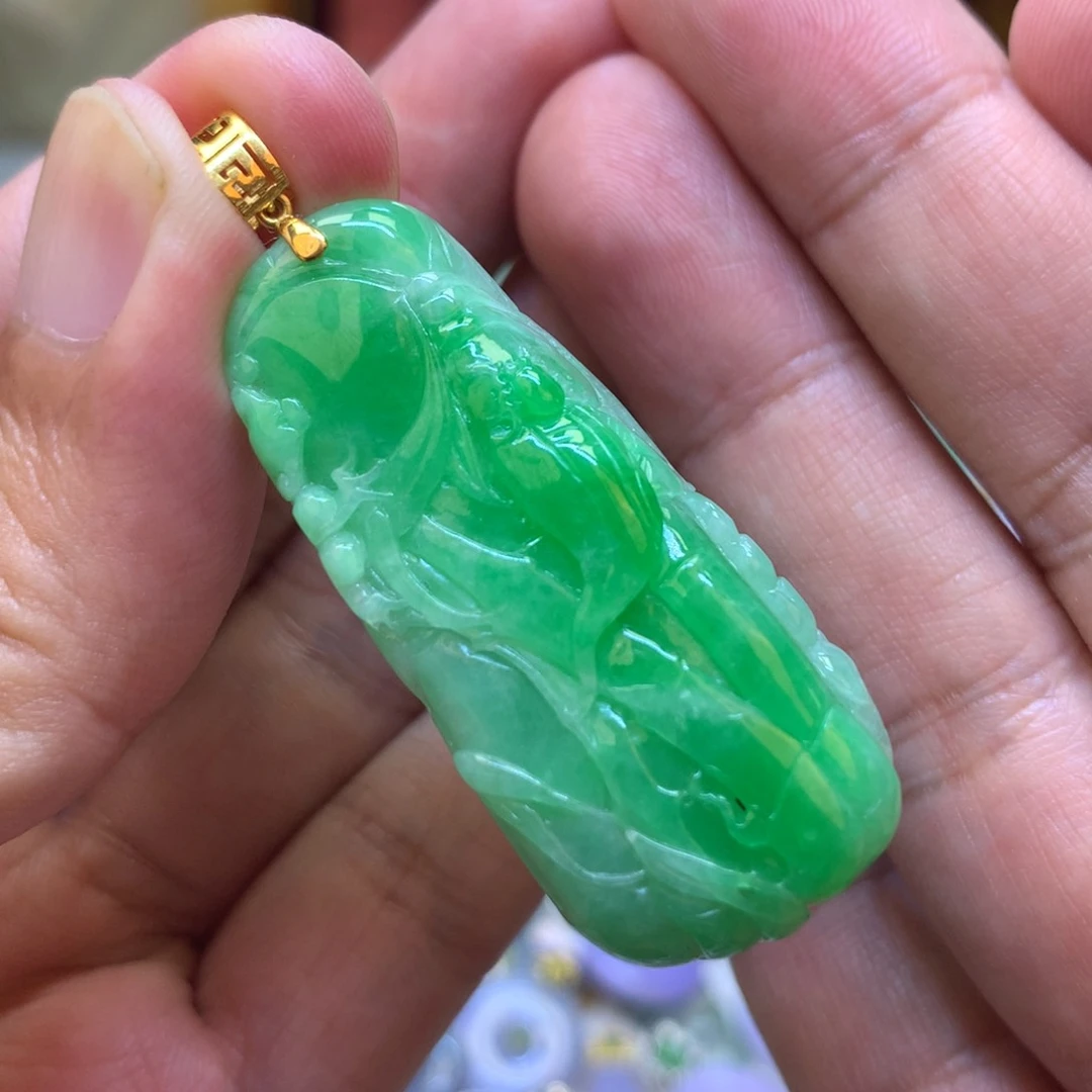 翡翠颈饰18K金镶嵌翡翠
