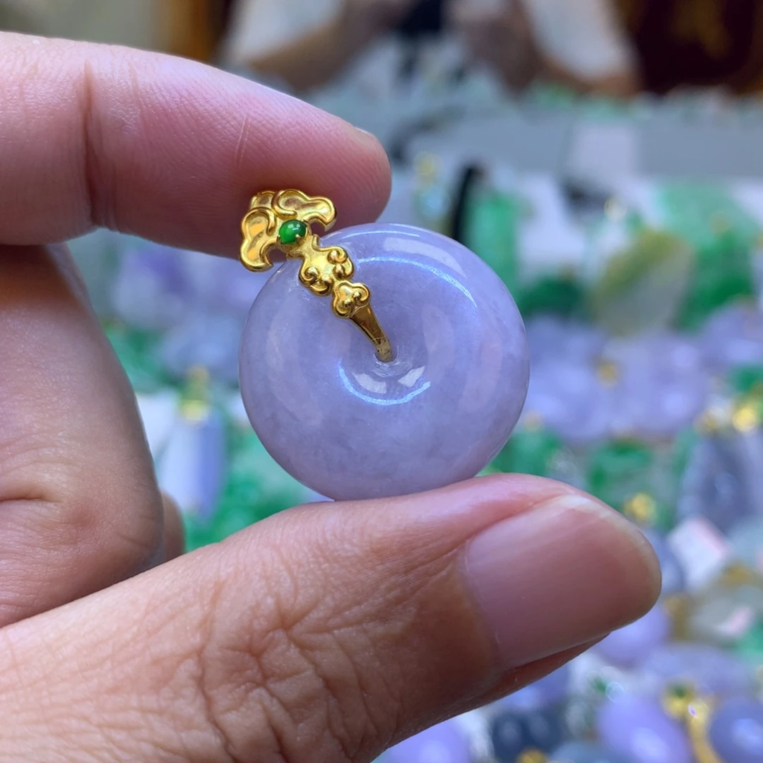 翡翠颈饰18K金镶嵌翡翠