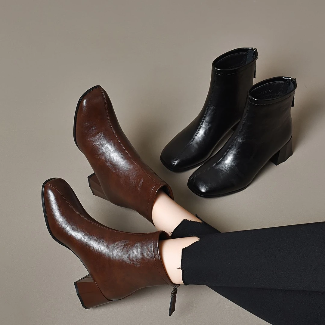 方头短靴女2025年新款秋冬季中跟粗跟真皮加绒女鞋软皮软底小裸靴