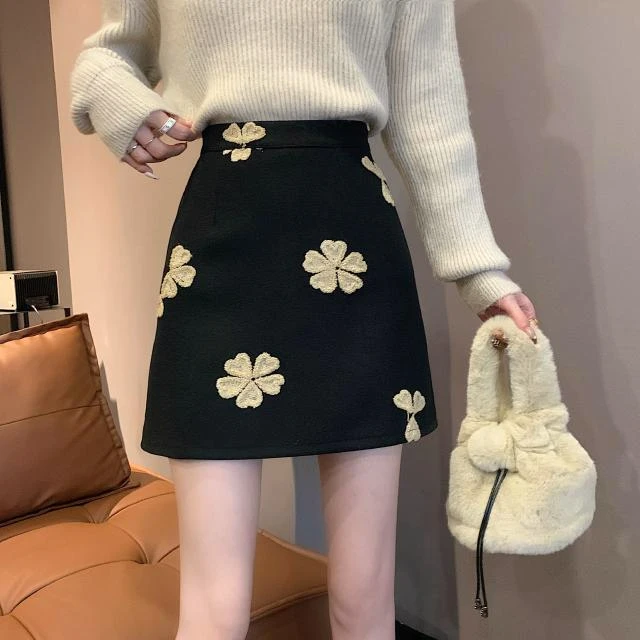 女新款小清新刺绣毛呢半身裙小个子高腰显瘦洋气百搭A字包臀短裙
