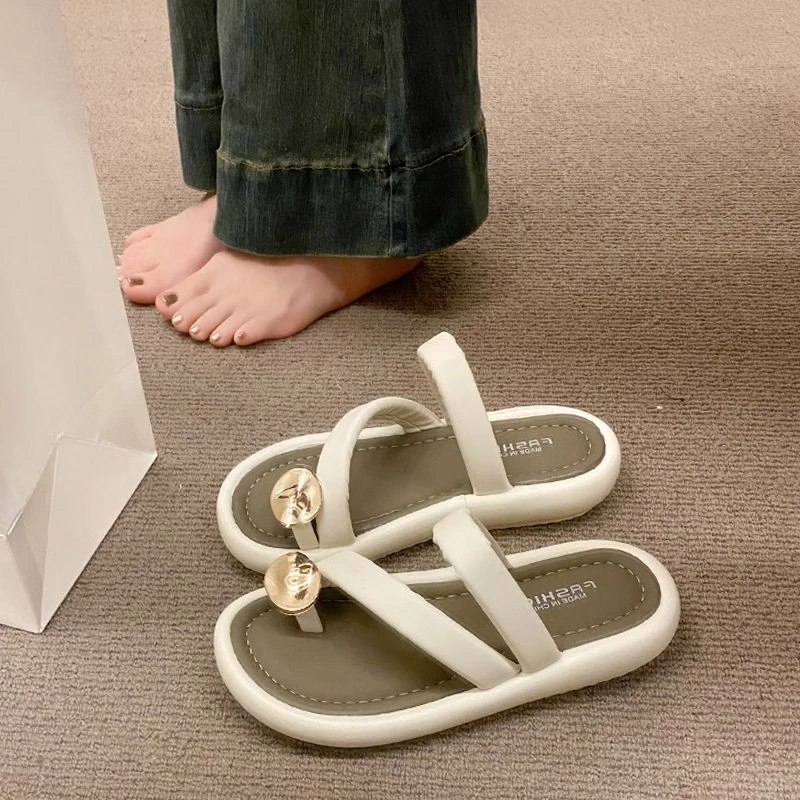 套趾拖鞋女夏外穿平底时尚2024新款高级感海边配裙子沙滩凉拖网红