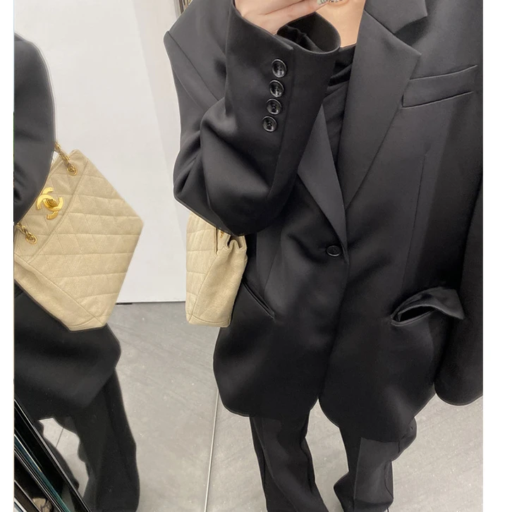 哑光缎面黑色休闲西装外套女春秋2025宽松廓形高级感西服阔肩外套